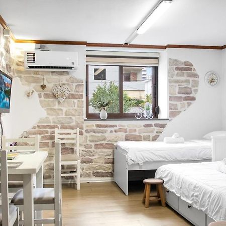 Solhouse Apartment Gjirokaster Bagian luar foto
