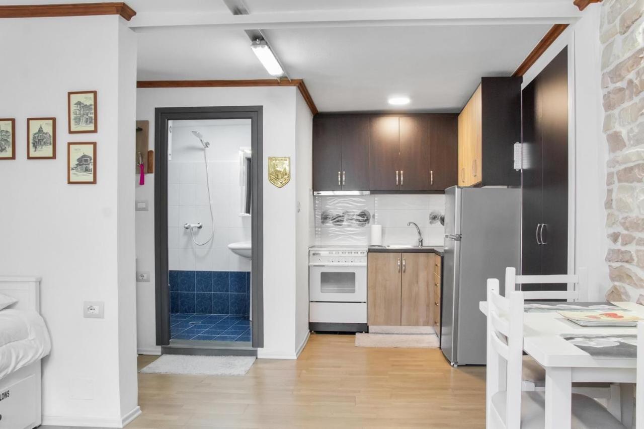 Solhouse Apartment Gjirokaster Bagian luar foto