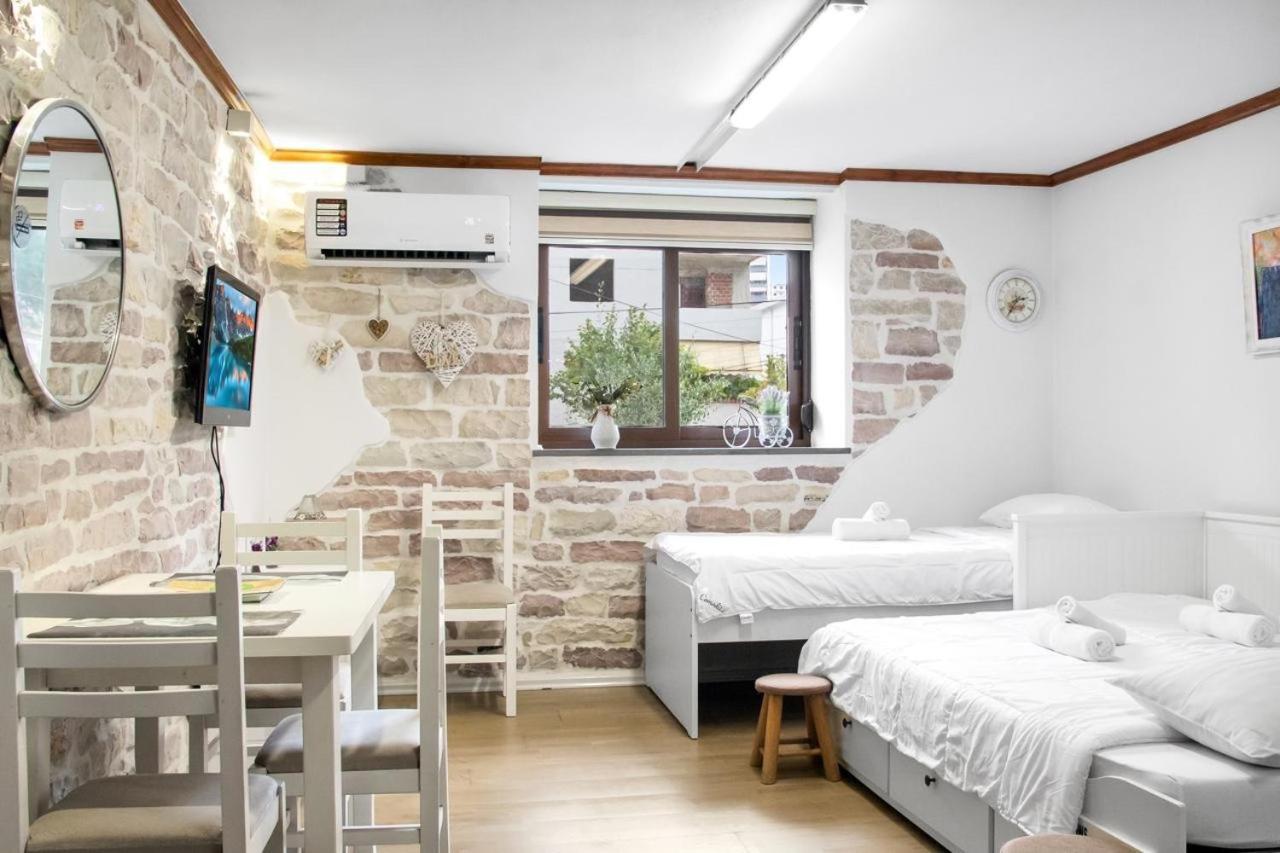 Solhouse Apartment Gjirokaster Bagian luar foto